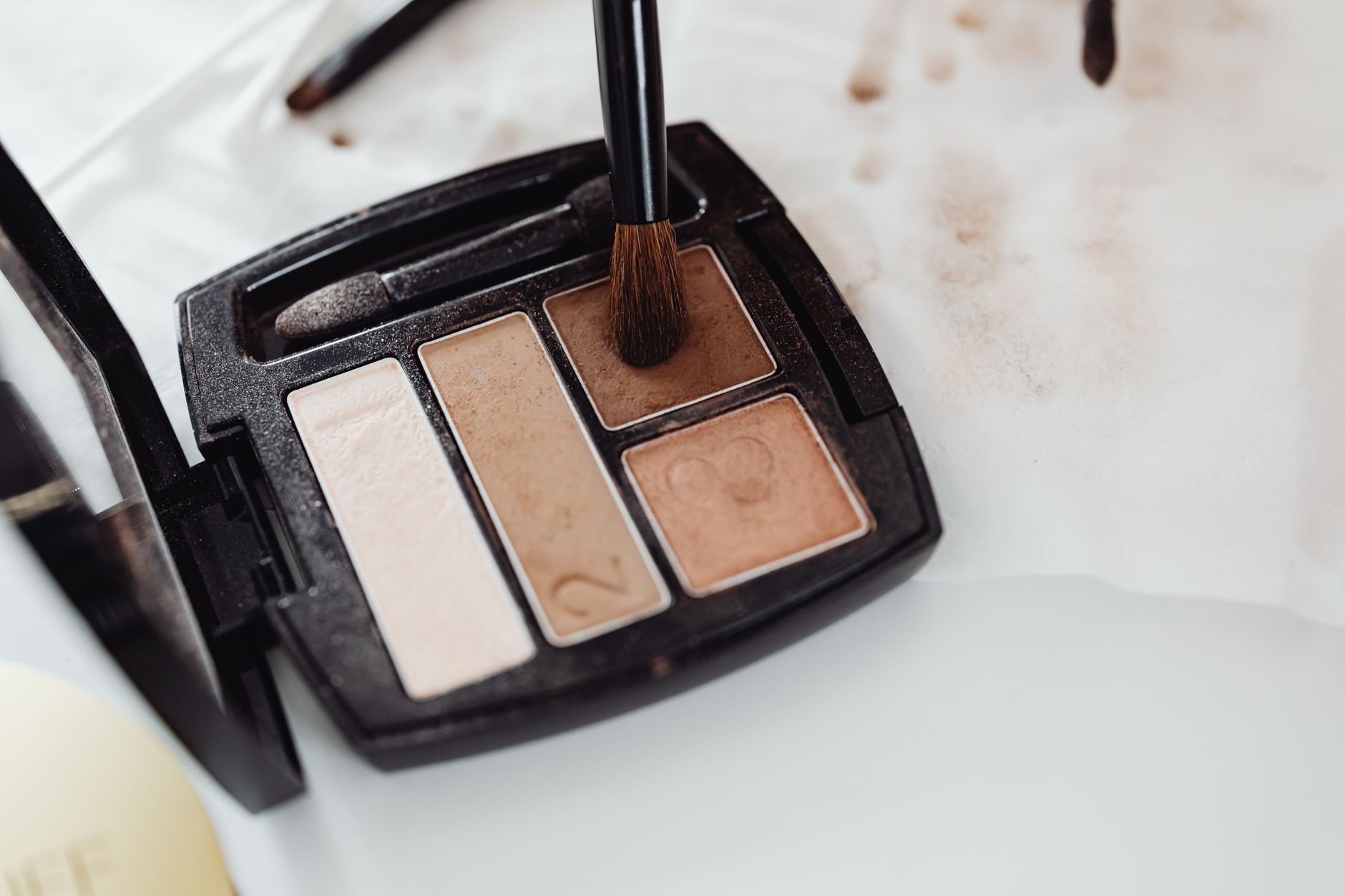 Natural Makeup Look Tutorial: A Step-by-Step Guide