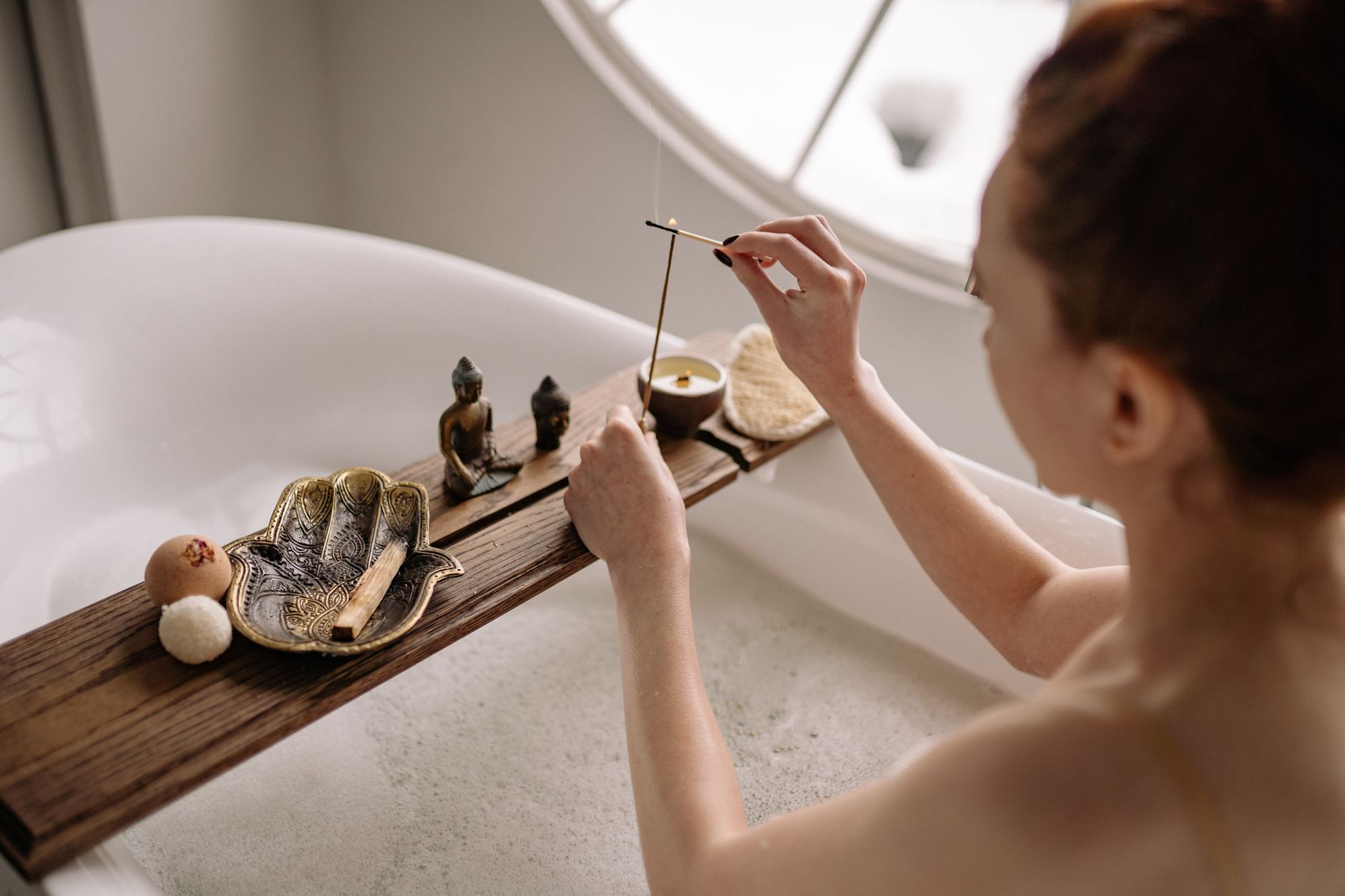 How to Do a Relaxing Bath Ritual at Home