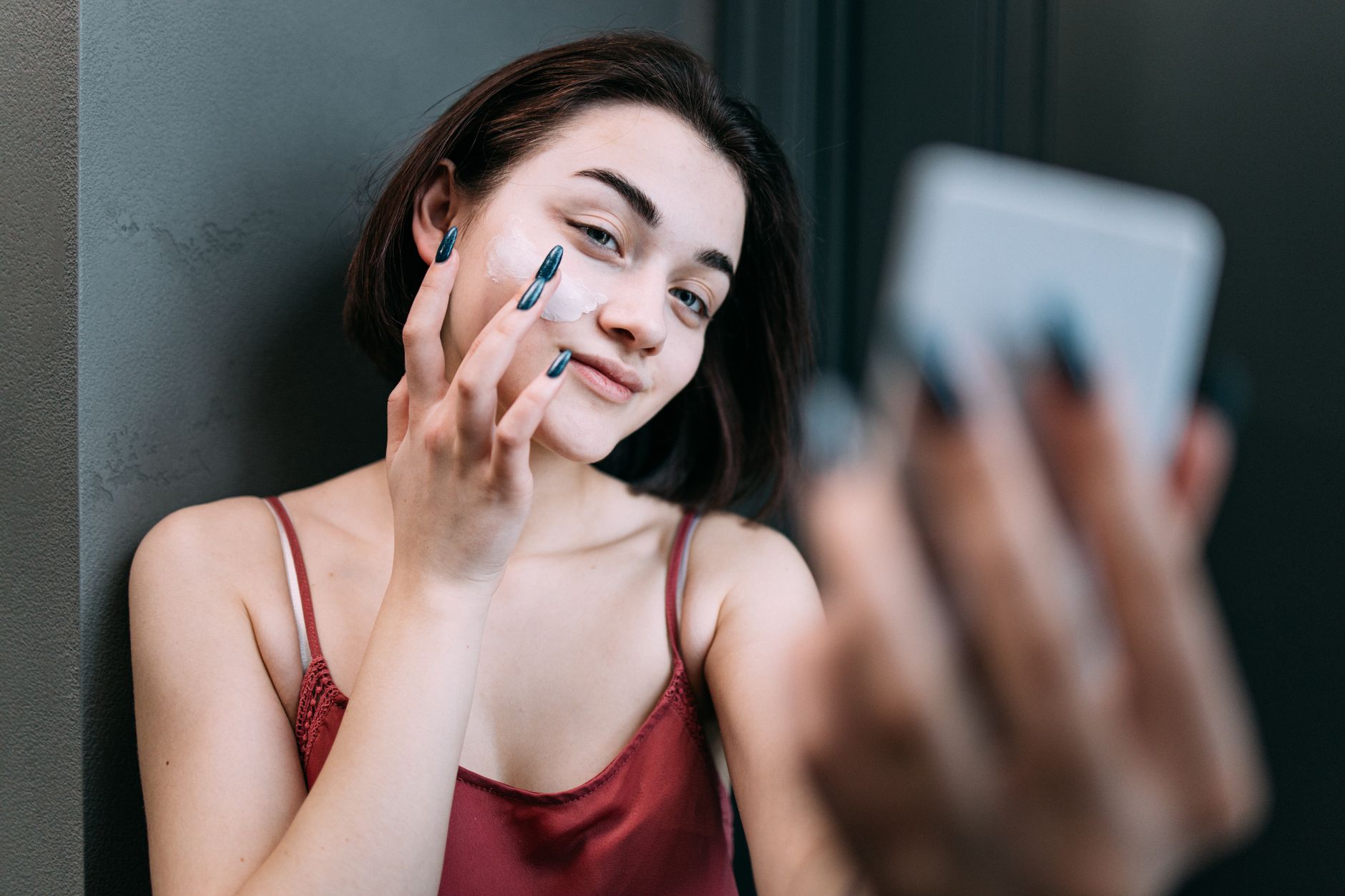 Skincare Tips for Women in Their 20s: Build a Routine That Lasts