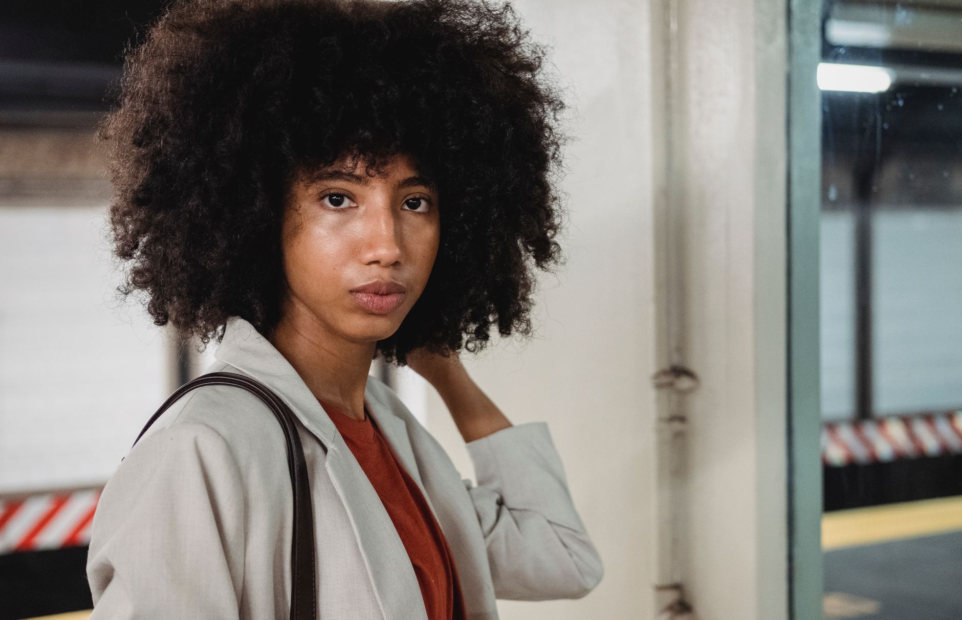 How to Transition from Relaxed to Natural Hair: A Complete Guide