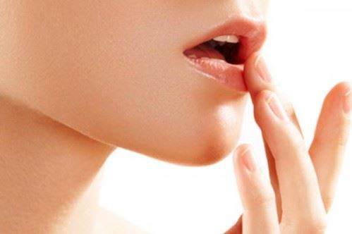 how to get rid of dry lips with Honey