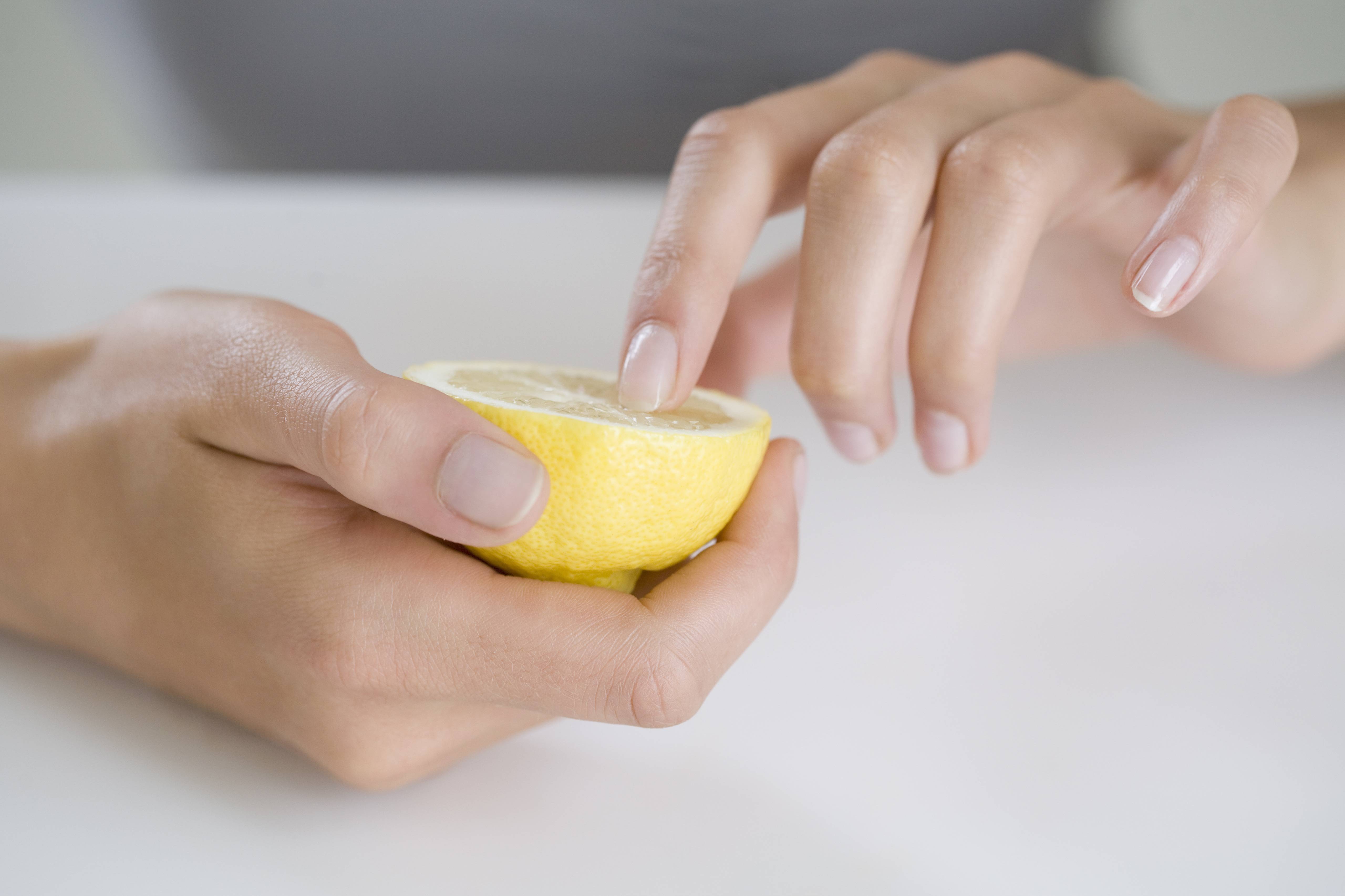 lemon juice for yellow nails