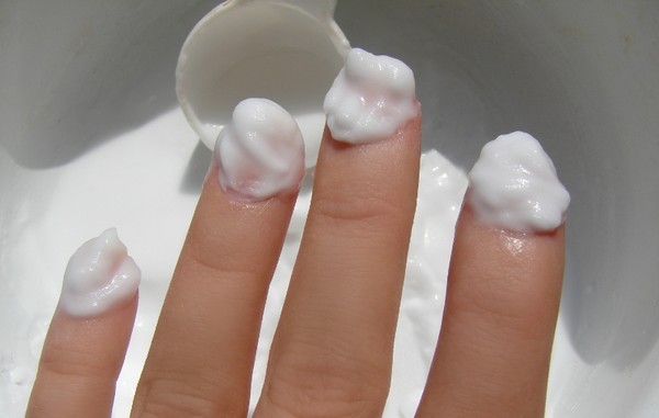 Hydrogen Peroxide for yellow nails
