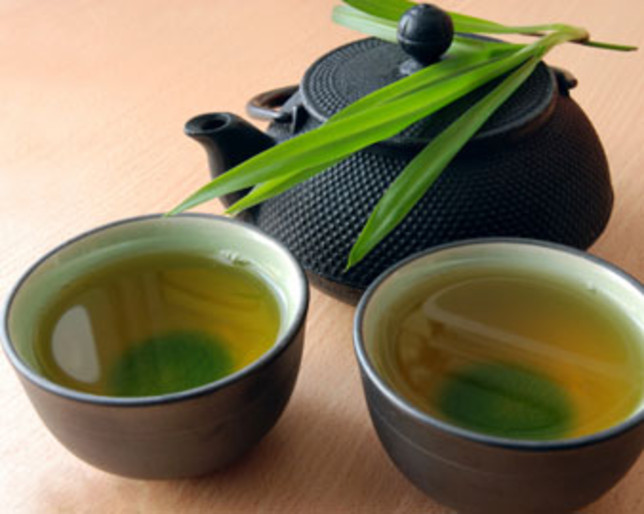 how to lose water weight with Cold Green Tea